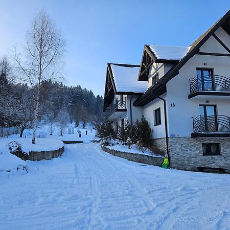 シュツァブニツァ Otulina Park Bed & Breakfast エクステリア 写真