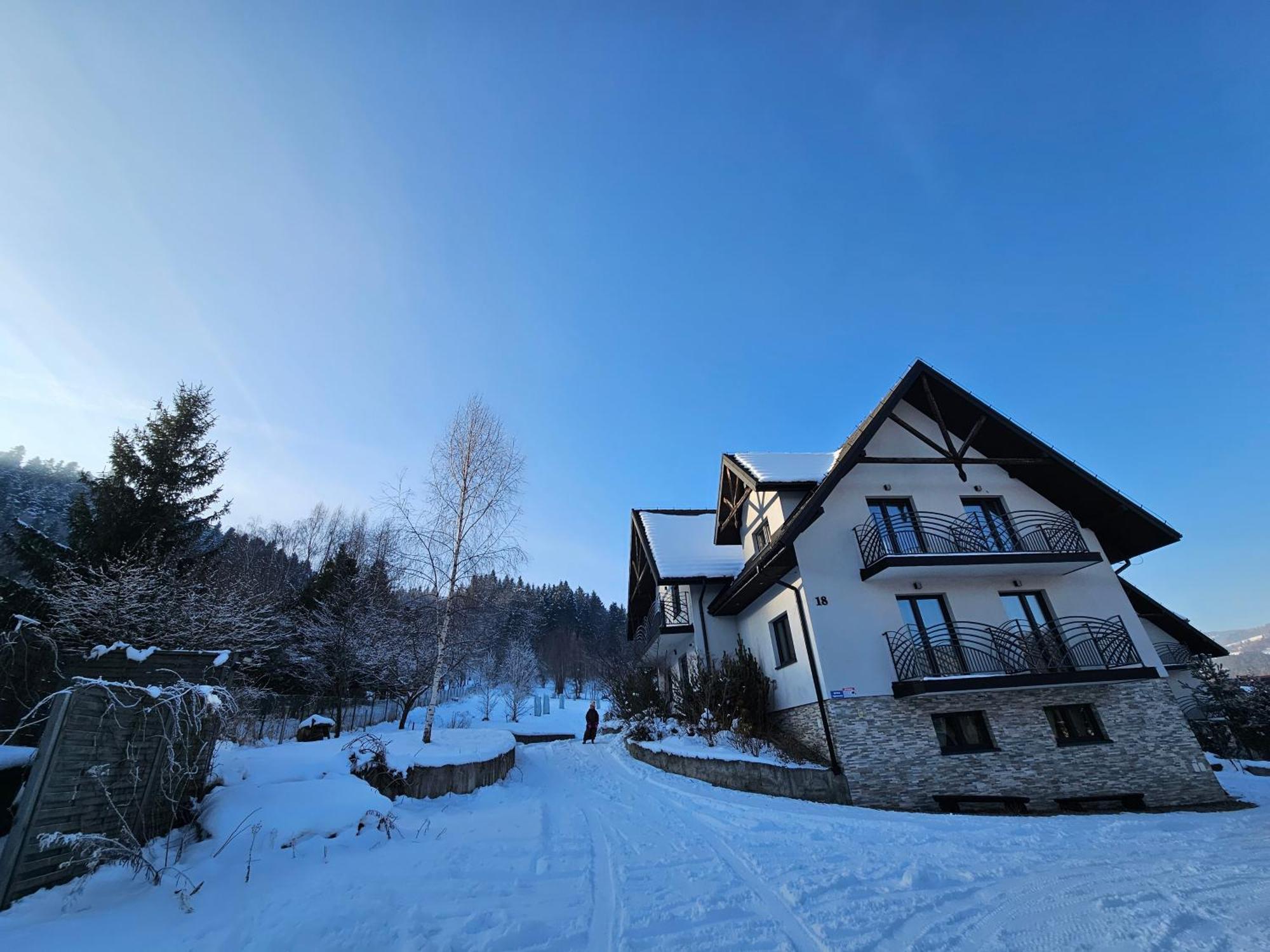 シュツァブニツァ Otulina Park Bed & Breakfast エクステリア 写真