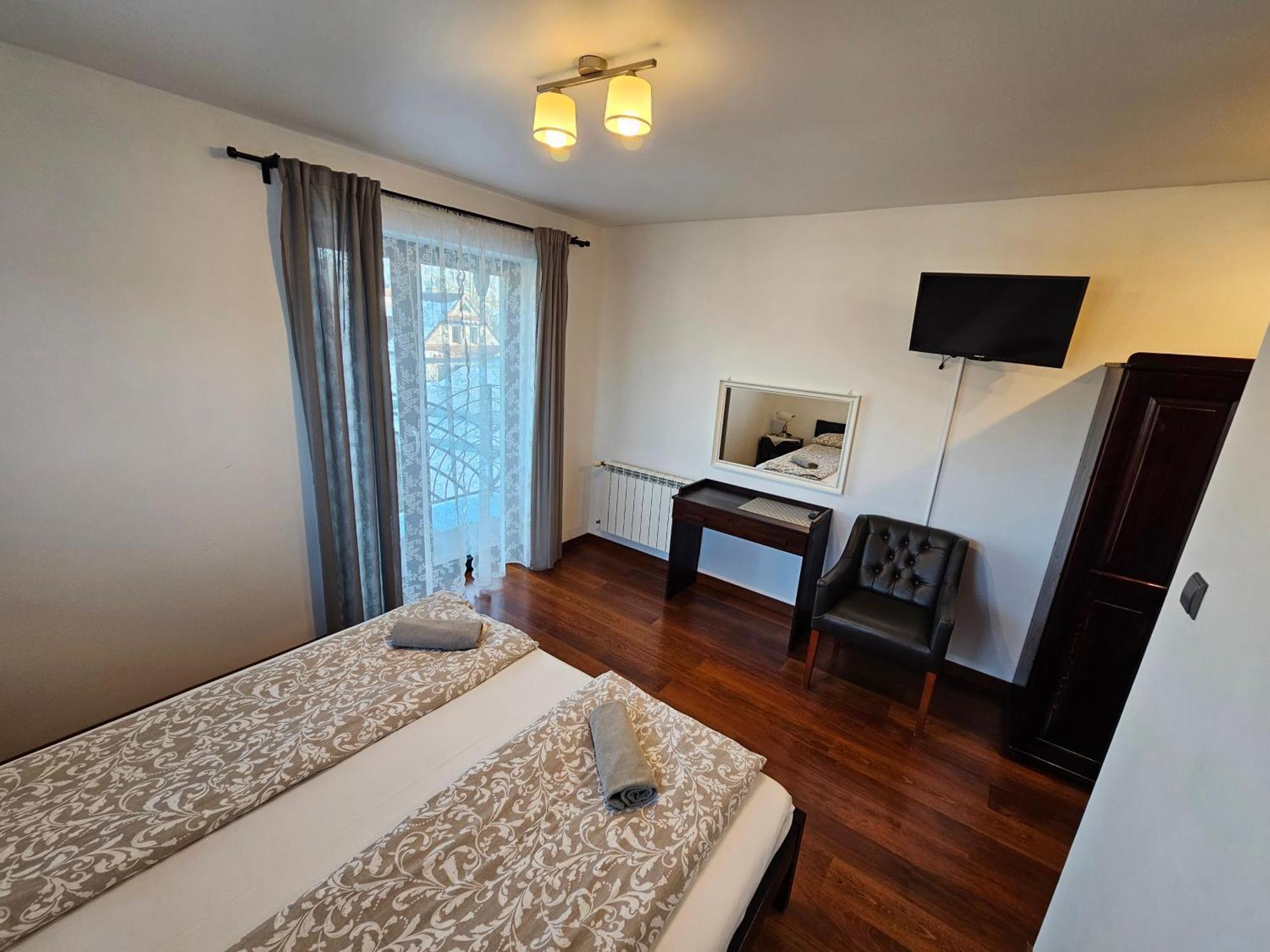 シュツァブニツァ Otulina Park Bed & Breakfast エクステリア 写真