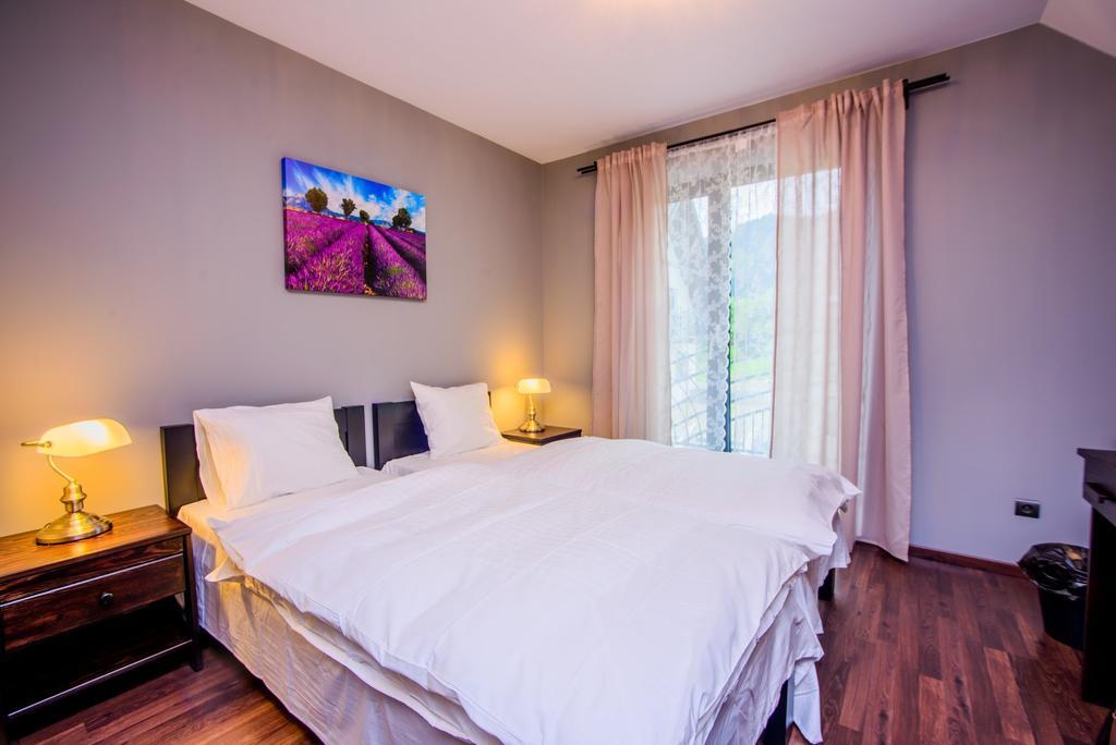 シュツァブニツァ Otulina Park Bed & Breakfast エクステリア 写真