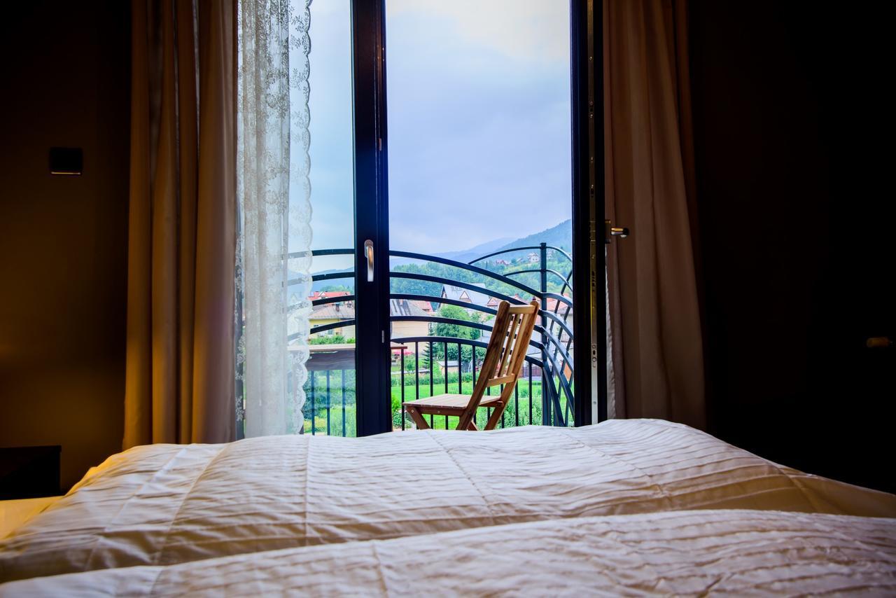 シュツァブニツァ Otulina Park Bed & Breakfast エクステリア 写真